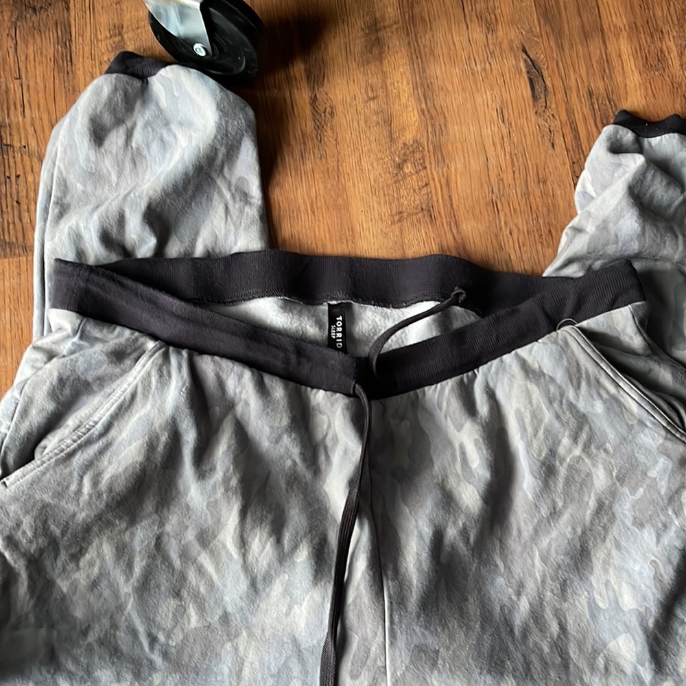 Torrid 2 heavy sleep pants camouflage